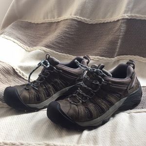 Keen Women’s Voyageur hiking shoes